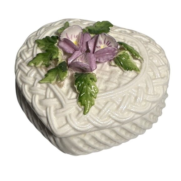 Trinket Box Heart Shaped Floral Lid 3D Purple Pansy 3.5" Intricate Details - Picture 2 of 8